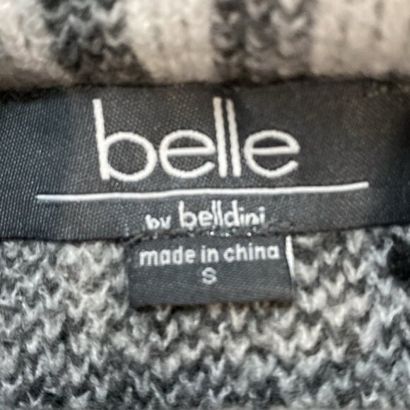 Belldini Gray Plaid Crew Neck Sweater size Small - Picture 13 of 14